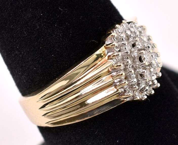 Beautiful Diamond Ring In Yellow Gold