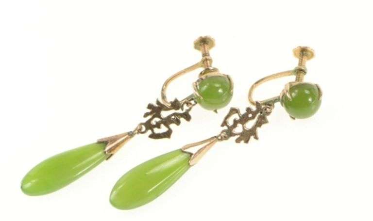 18K Yellow Gold 1960's Nephrite Chinese Screw Back Dangle Earrings