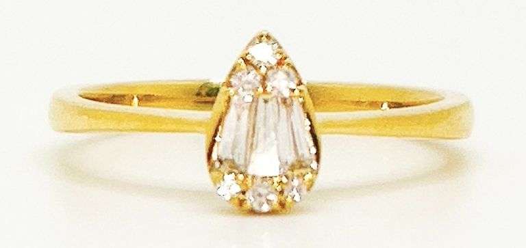 18KT Yellow Gold Teardrop Diamond Ring