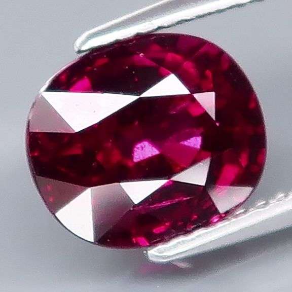 Ravishing 4ct rich violet pink Rhodolite Garnet