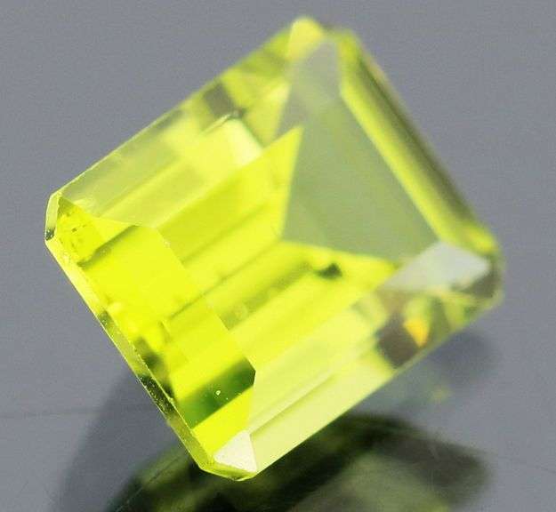 Lovely 1.56ct apple green Peridot