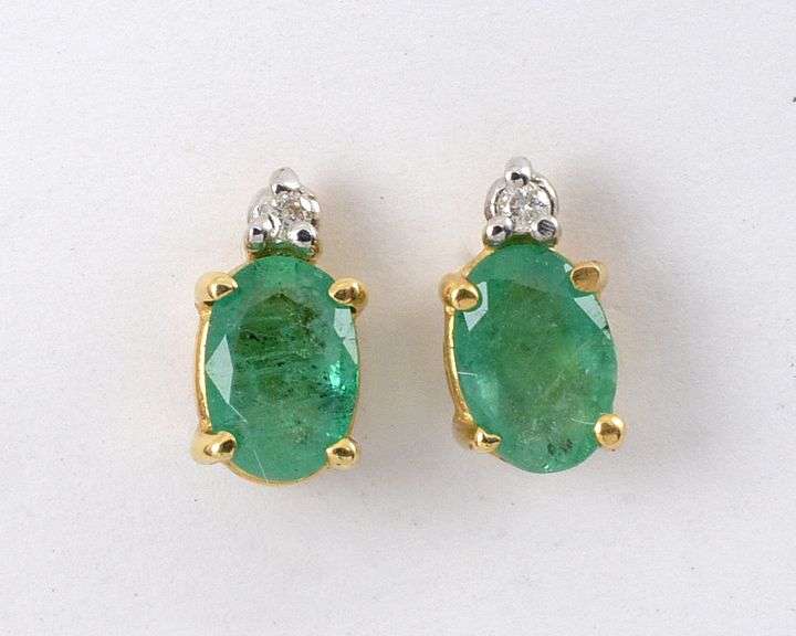 Nice Emerald & Diamond Studs