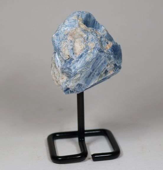 Impressive 980ct raw Kyanite Crystal