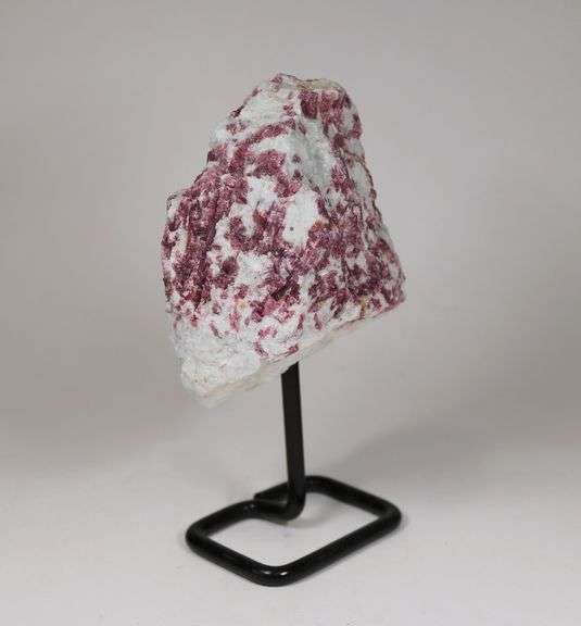 Stunning 2,875ct raw pink Tourmaline in matrix