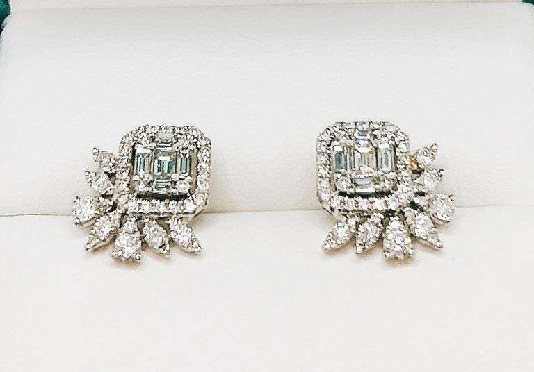 Cosmopolitan Diamond Sprouting 18k White Gold Earring