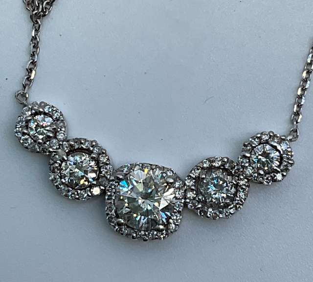 14K WHITE GOLD AND DIAMOND NECKLACE