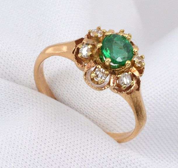 Petite Vintage Emerald 7 Diamond Ring