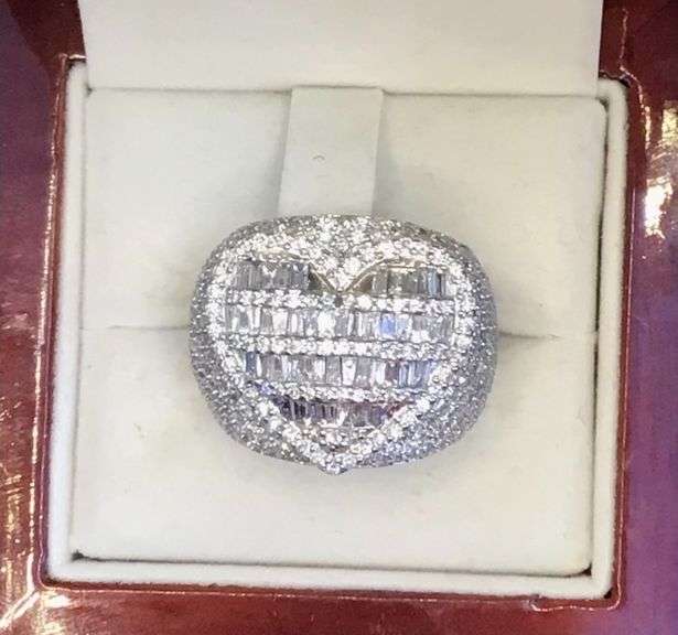 4.50 CARAT DIAMOND HEART RING IN SOLID WHITE GOLD!!!