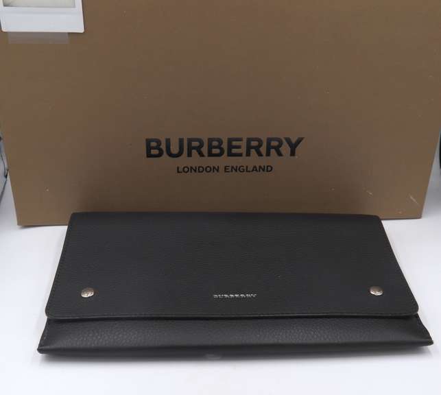 Burberry Pearson Pebbel Leather Clutch Bag