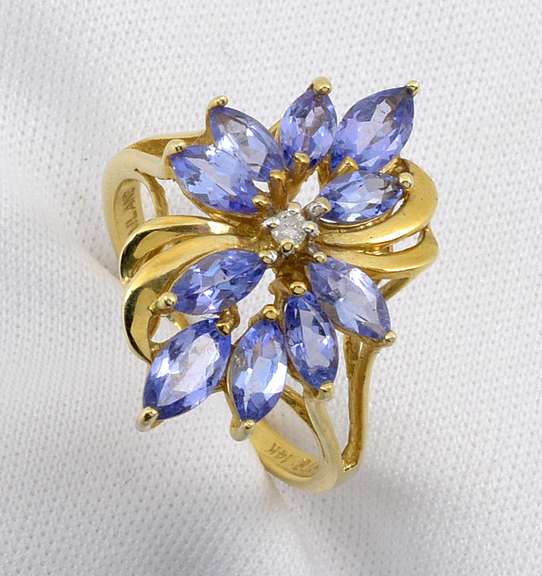 Feminine Tanzanite Cluster Ring