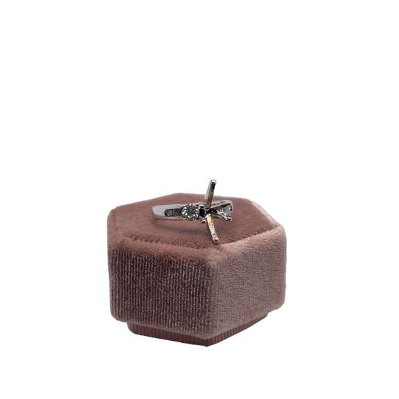 14K WHITE GOLD ENGAGEMENT RING WITH DIAMONDS