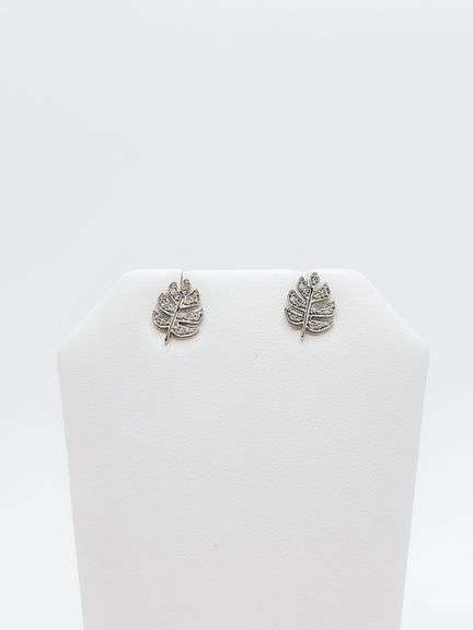 Naturalistic Diamond Studded 18k White Gold Leaf Earrings