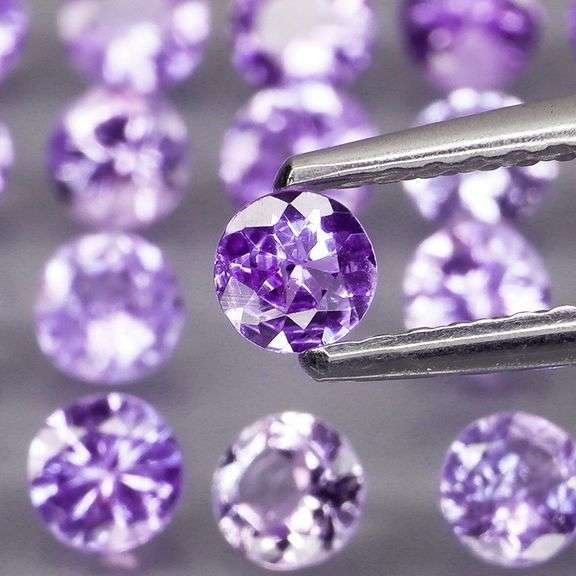 Glittering 3.66ct unheated Tanzanite set