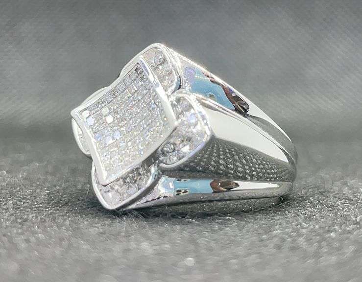 MENS 14K WHITE GOLD DIAMON LOTUS SHAPE RING WITH PRINCESS AND ROUND DIAMOND CUTS (1.00 C.T. T.W.)