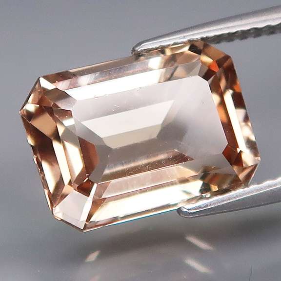 VS clarity! 6.63ct Champagne Topaz