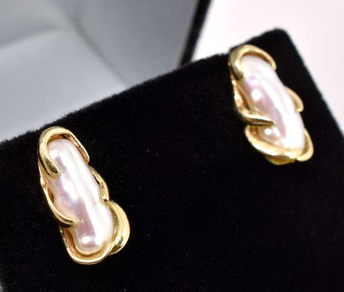 Darling Pearl Earrings in 14K Yellow Gold