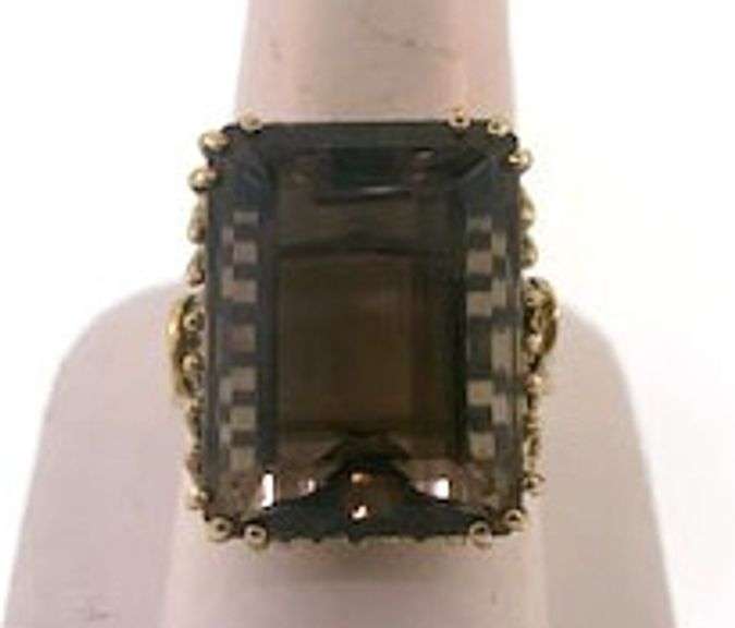 Fabulous Smokey Gemstone 10kt Cocktail Ring