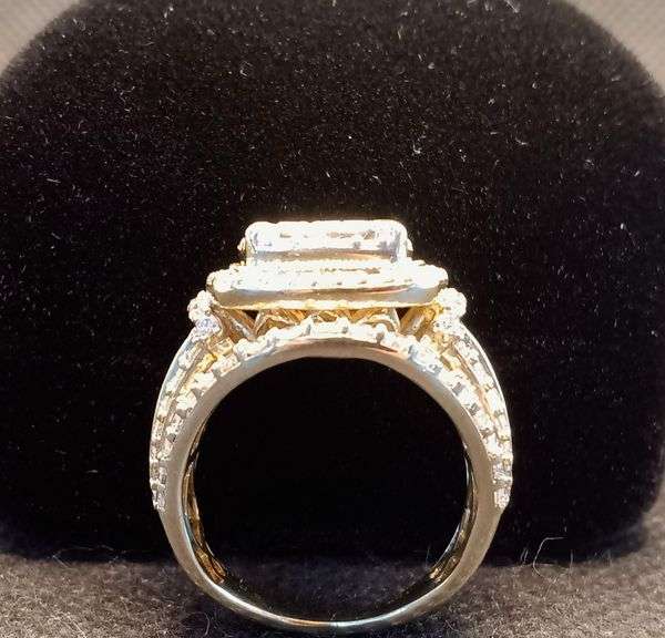 2CT- BAGUETTE AND ROUND CUSHION SHAPED MULTI DIAMOND FRAME PRINCESS CUT MULTI-ROW SHANK RING IN 10K YELLOW GOLD