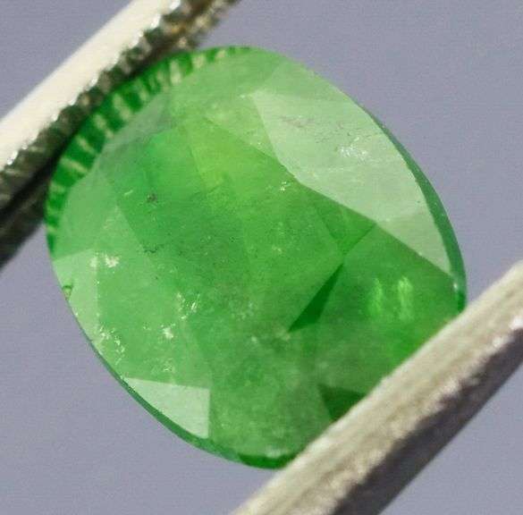Stunning emerald green 2.03ct Tsavorite Garnet