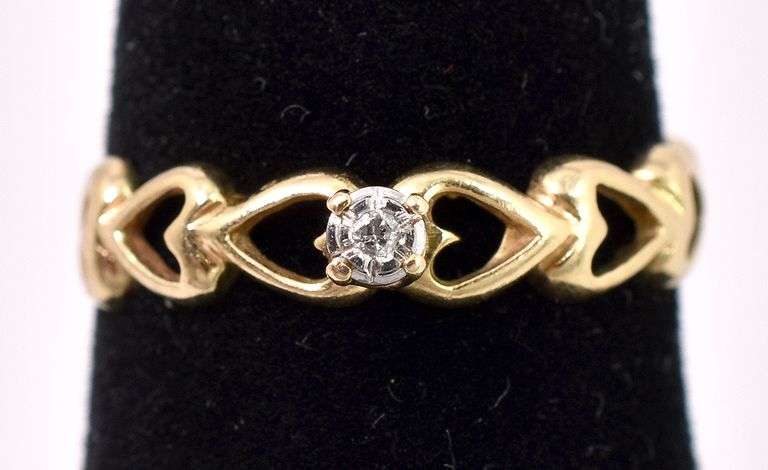 Pretty Diamond Heart Ring In 14K Yellow Gold