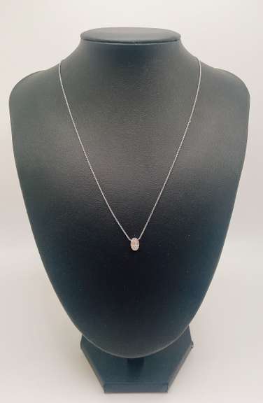 Stunning 18kt White Gold Necklace With Diamond Pendant