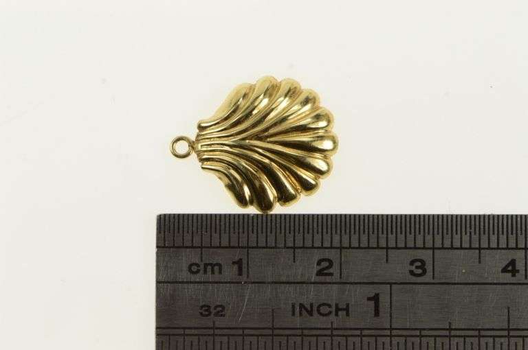 14K Yellow Gold 3D Scallop Sea Shell Ocean Motif Charm/Pendant