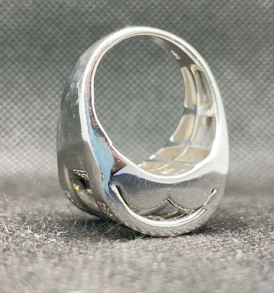 THICK 14K WHITE GOLD CURVED DIAMOND RING WITH ROUND AND PRINCESS CUT (2.00 C.T. T.W.)