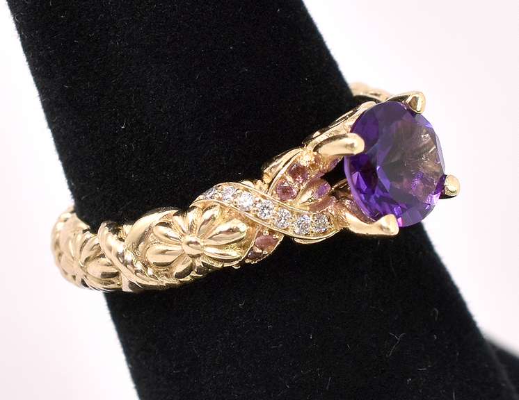 Amazing Purple Amethyst Ring In 14K Yellow Gold