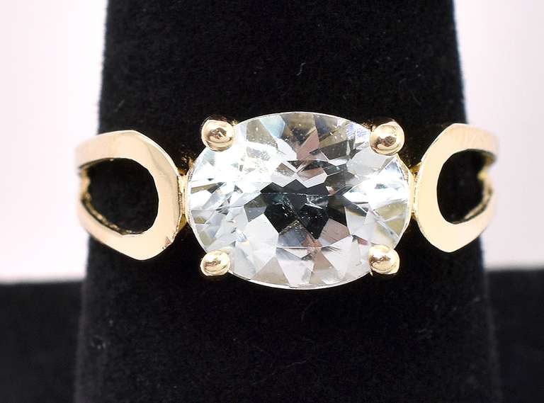 Gorgeous Aquamarine Gem Ring In 14K Yellow Gold