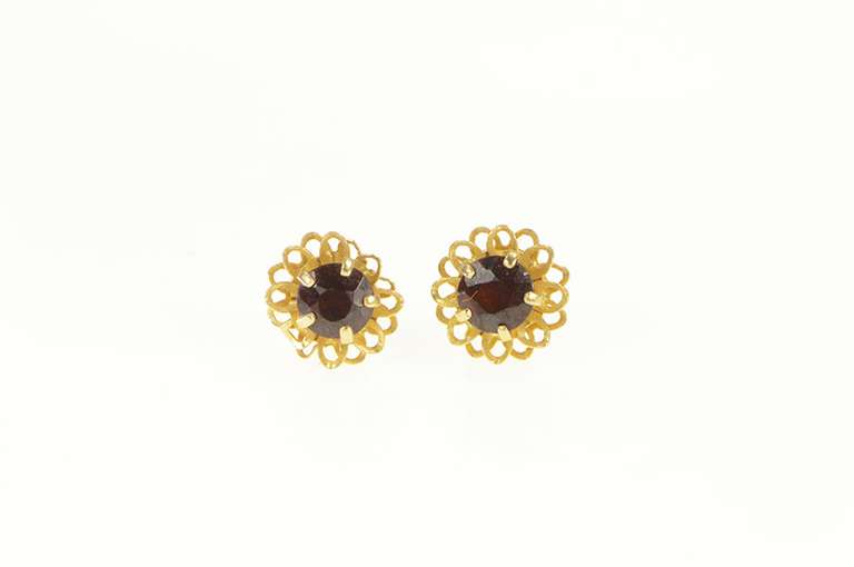 14K Yellow Gold Garnet Retro Flower Vintage Stud Earrings