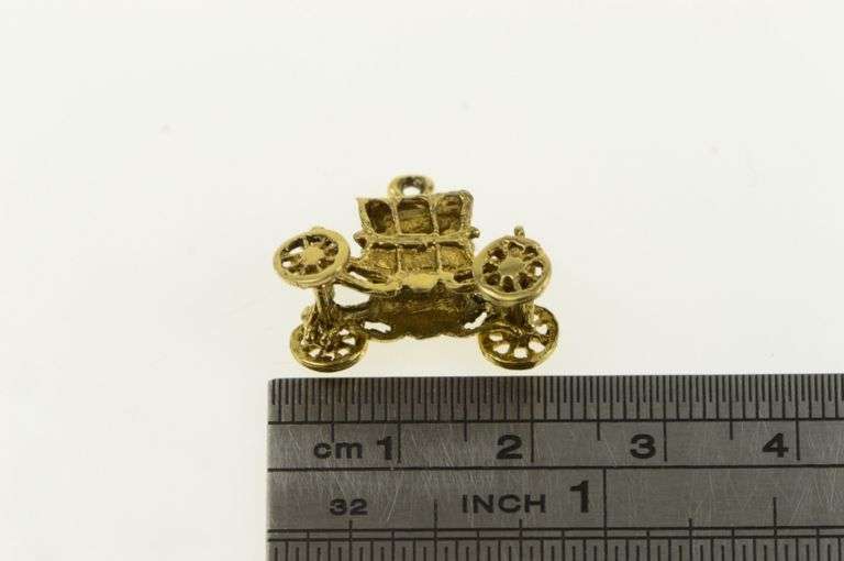 9K Yellow Gold 3D Articulated Carriage Princess Royalty Charm/Pendant