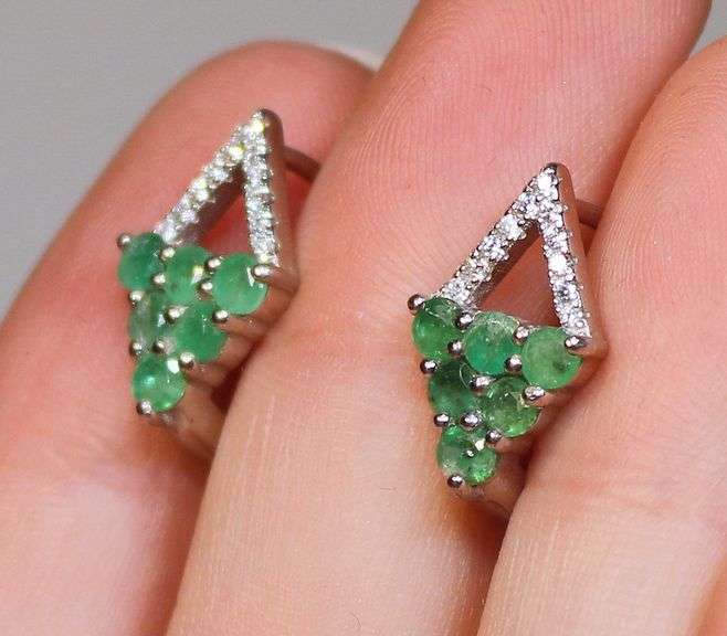 Unique shape Emerald earrings