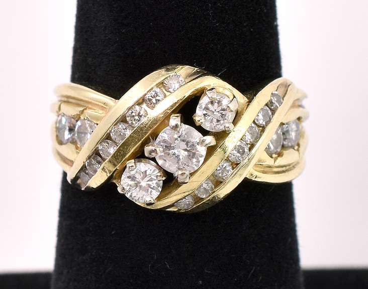Ravishing Diamond Ring In 14K Yellow Gold
