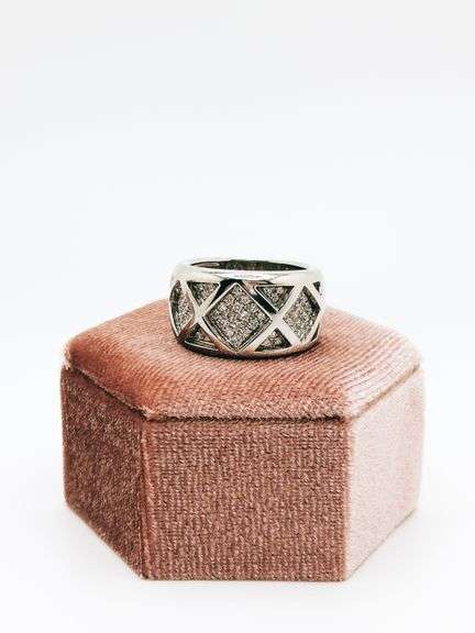 Pave Diamond Band Ring, 18KT