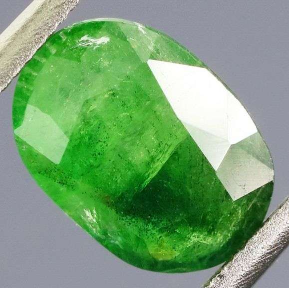 Unique 1.47ct untreated top emerald green Tsavorite Garnet