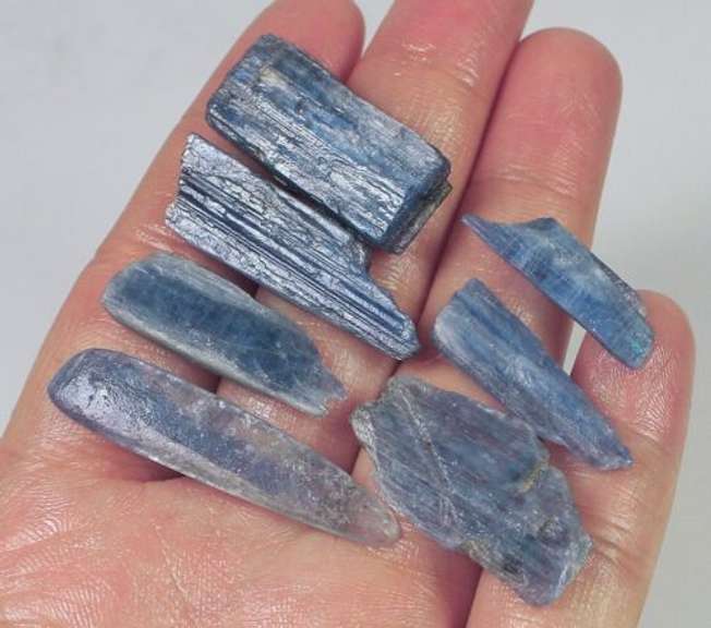 Raw! 75ct uncut Kyanite crystal set