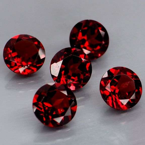 Premium 7.58ct round cut cherry red Garnet set