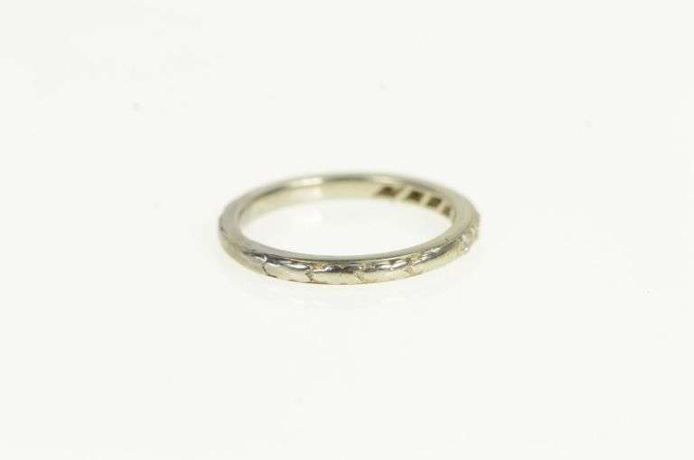 18K White Gold Art Deco Classic Diamond Wedding Band Ring
