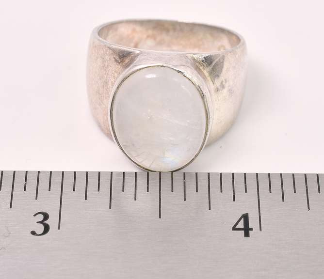 Beautiful Moon Stone Ring In Sterling Silver