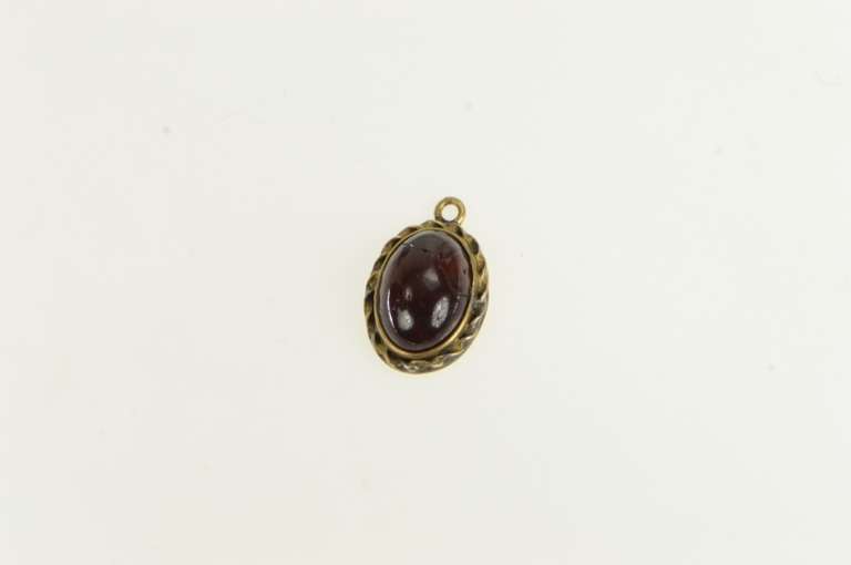 14K Yellow Gold Victorian Garnet Oval Cabochon Charm/Pendant