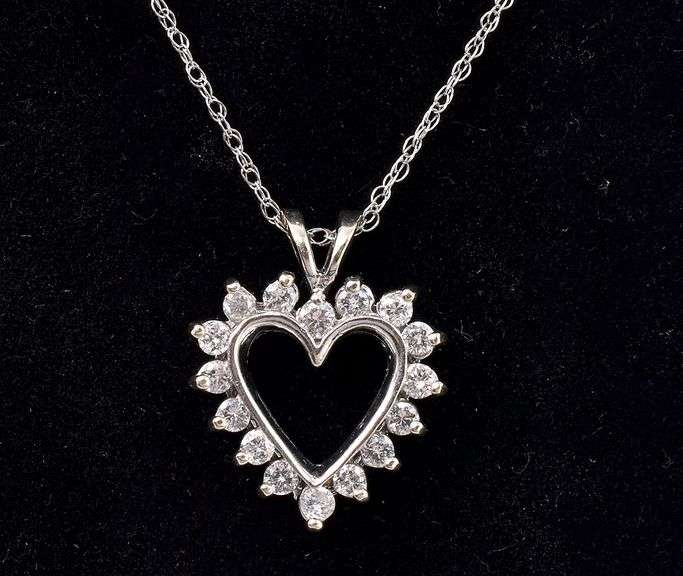 Pretty Diamond Heart Pendant Necklace In 14K White Gold