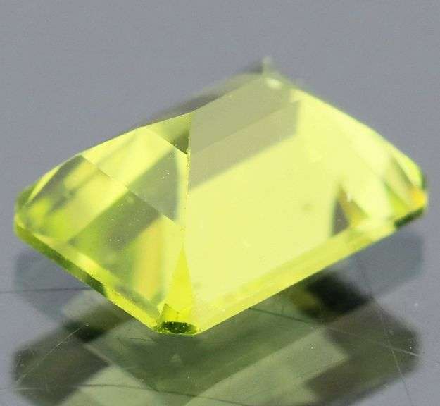 Lovely 1.56ct apple green Peridot