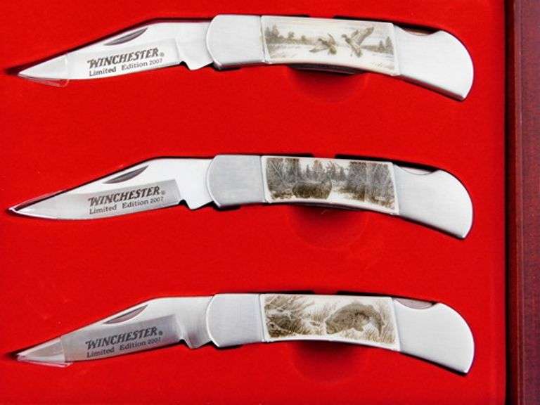 Winchester 2007 L. E. Wildlife Series Scrimshaw Knife Set