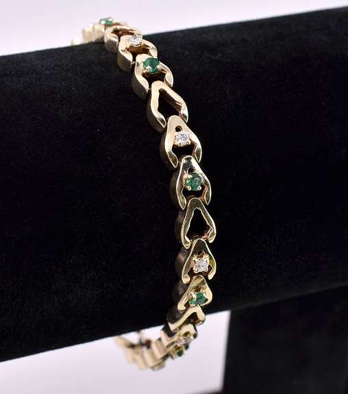 Dazzling Emerald and Diamond Bracelet In 14K Yellow Gold
