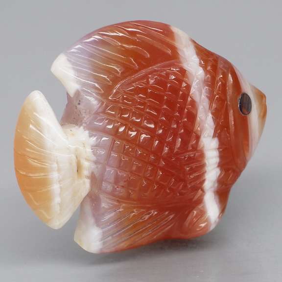 Adorable 24.27ct Agate and Sapphire fish carving