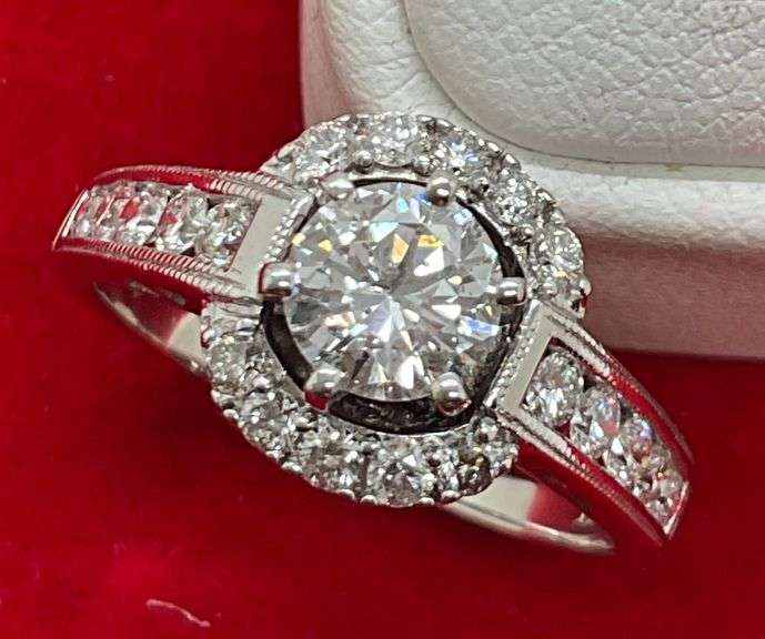 CERTIFIED LADIES 18K WHITE GOLD AND DIAMOND RING