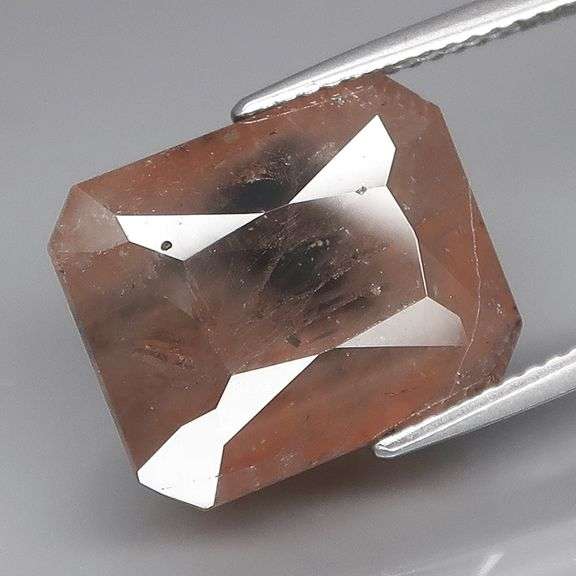 Unique 18.58ct big Tanzanian Sapphire