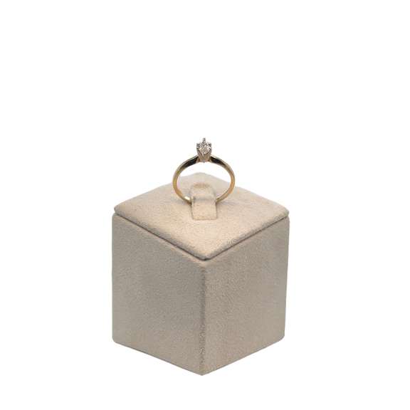 14K YELLOW GOLD ENGAGEMENT RING WITH DIAMOND