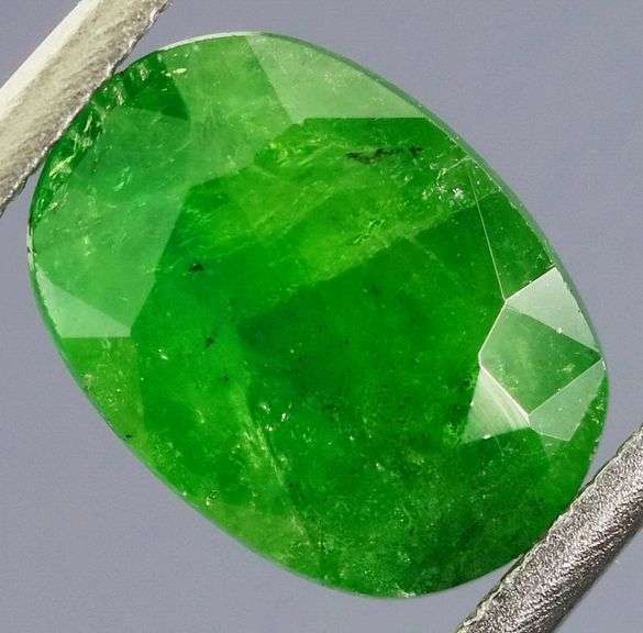 Stunning emerald green 2.03ct Tsavorite Garnet