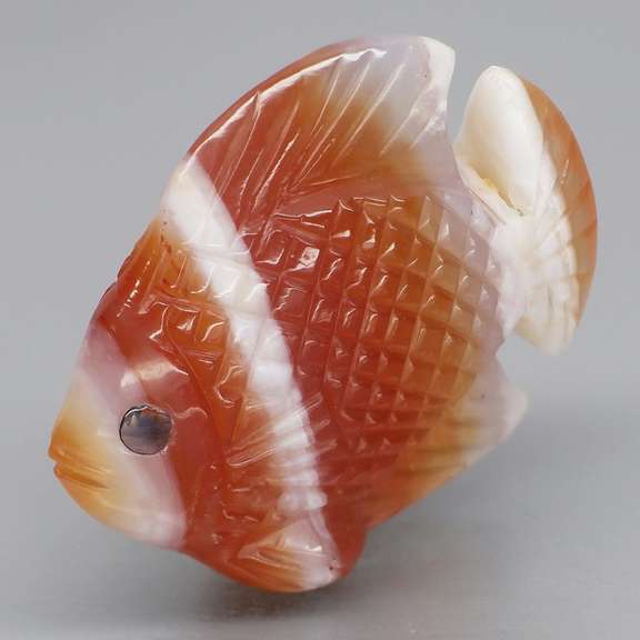 Adorable 24.27ct Agate and Sapphire fish carving